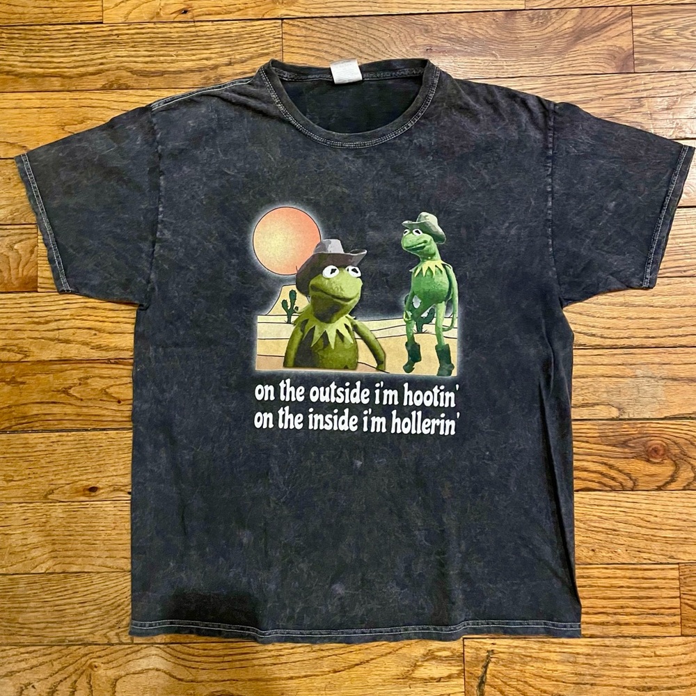 Cowboy Kermit “On The Outside I’m Hootin, On The Inside I’m Hollerin” Tee (L)